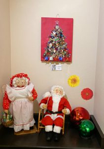 Santa and Mrs. Claus dolls