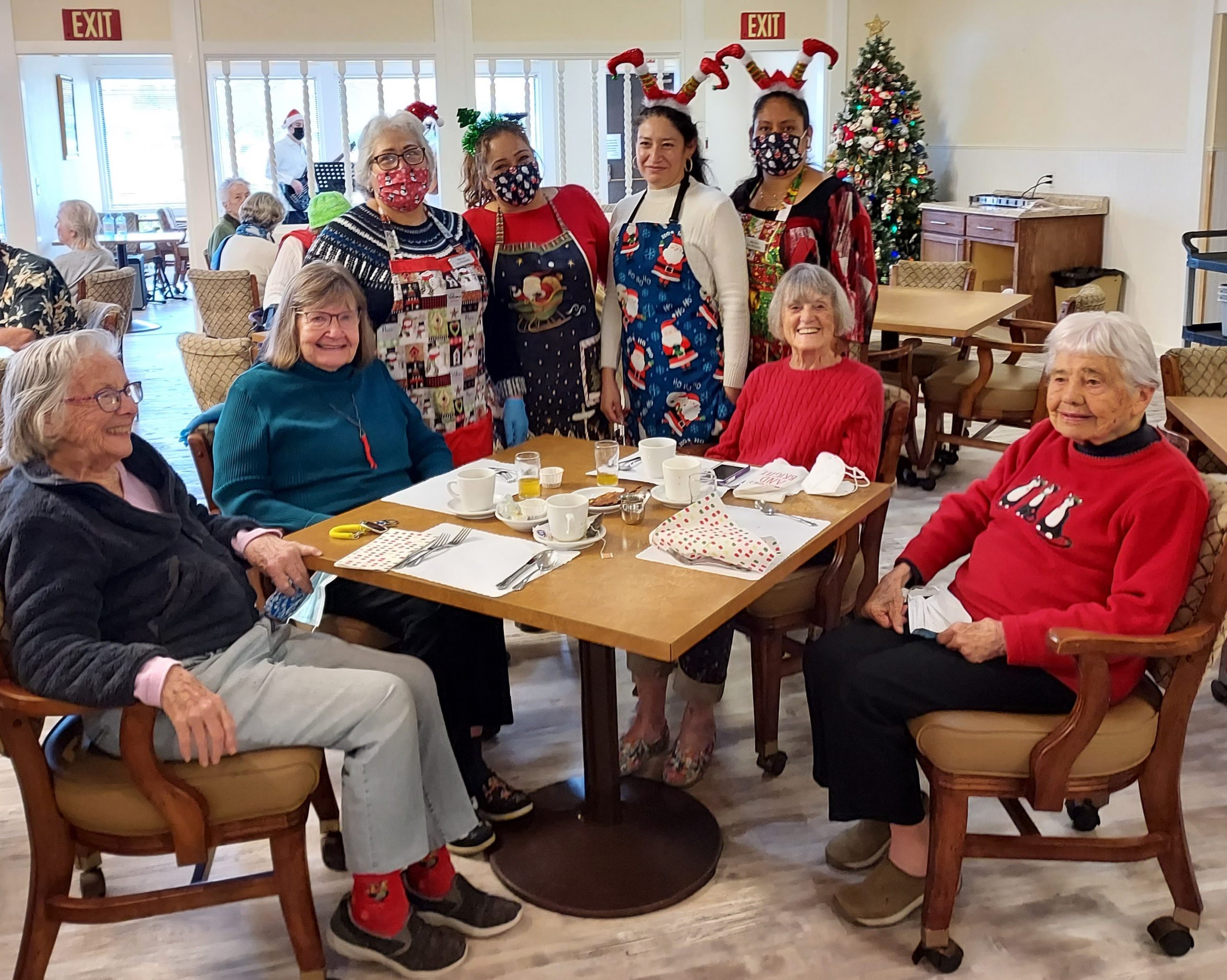 La Posada residents and staff - Christmas 2021