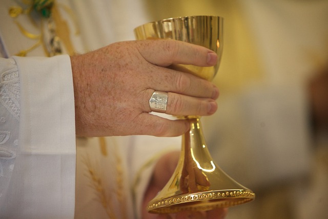 bishop-mass-explained-chalice-pixabay